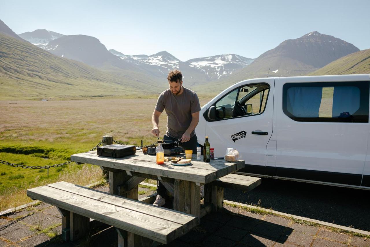 Kuku Campers - Campervans Кефлавик Экстерьер фото