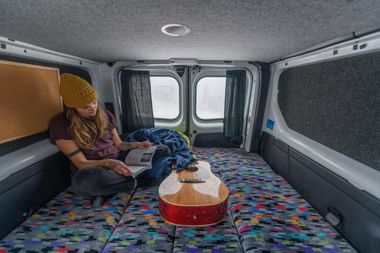Kuku Campers - Campervans Кефлавик Экстерьер фото